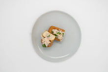 Load image into Gallery viewer, alaskan-red-king-crabmeat-cooked-whidbey-seafoods
